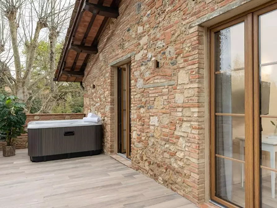 Immagine 12 di Agriturismo in vendita  a Fauglia