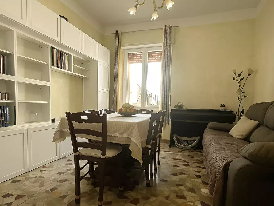 Immagine 1 di Appartamento in vendita  a Viareggio