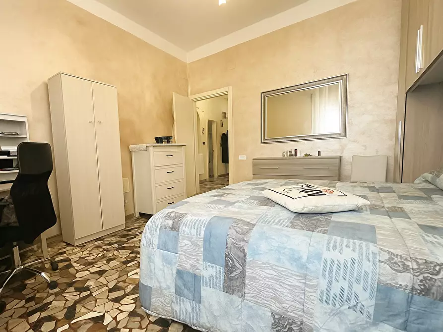 Immagine 11 di Appartamento in vendita  a Viareggio