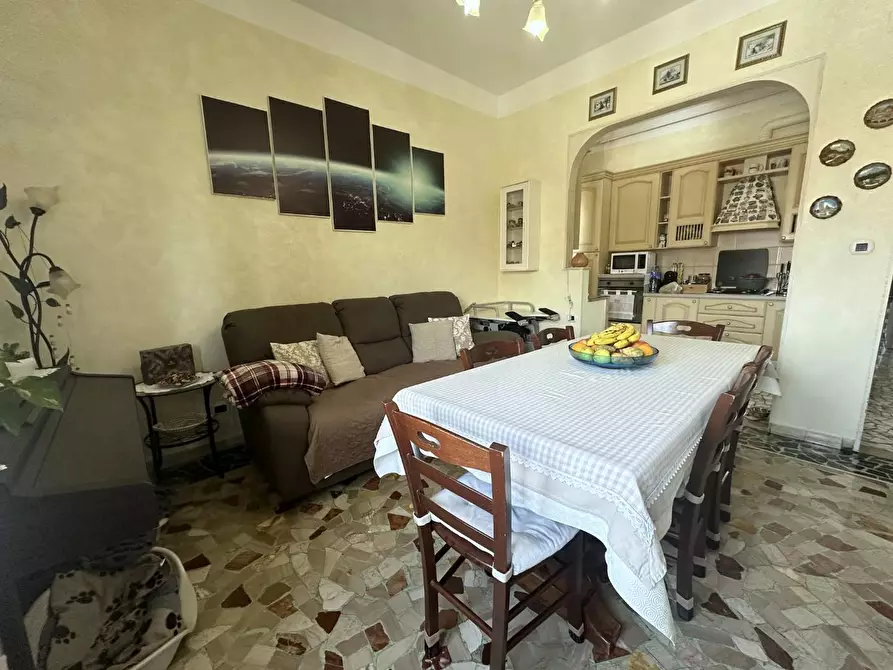 Immagine 3 di Appartamento in vendita  a Viareggio