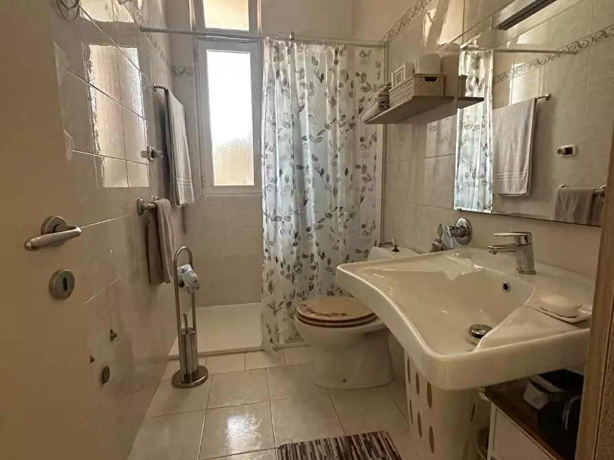 Immagine 35 di Appartamento in vendita  a Viareggio