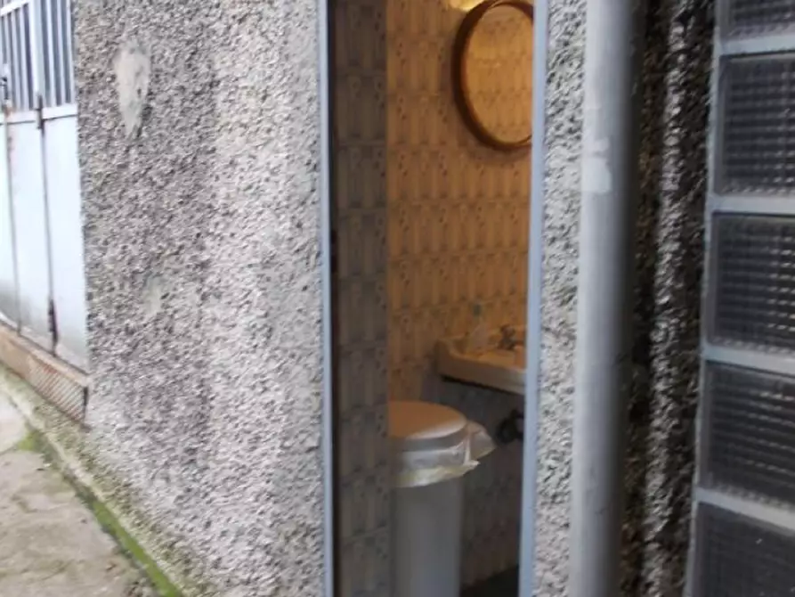 Immagine 2 di Magazzino in vendita  a Milano