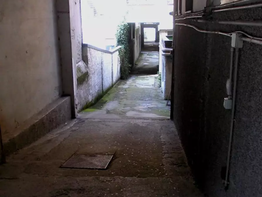 Immagine 8 di Magazzino in vendita  a Milano