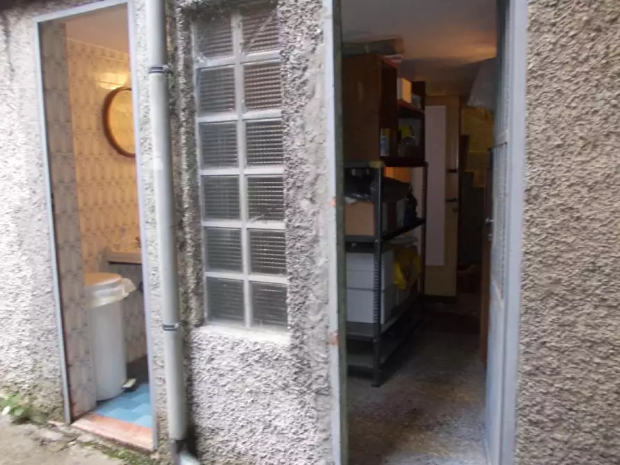 Immagine 4 di Magazzino in vendita  a Milano