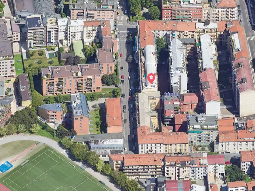 Immagine 9 di Magazzino in vendita  a Milano