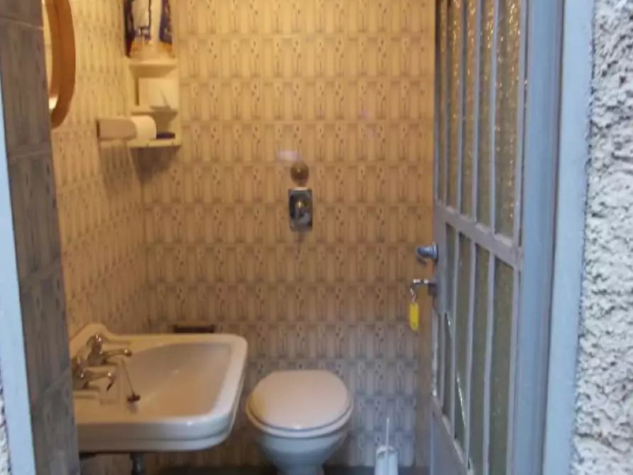 Immagine 5 di Magazzino in vendita  a Milano