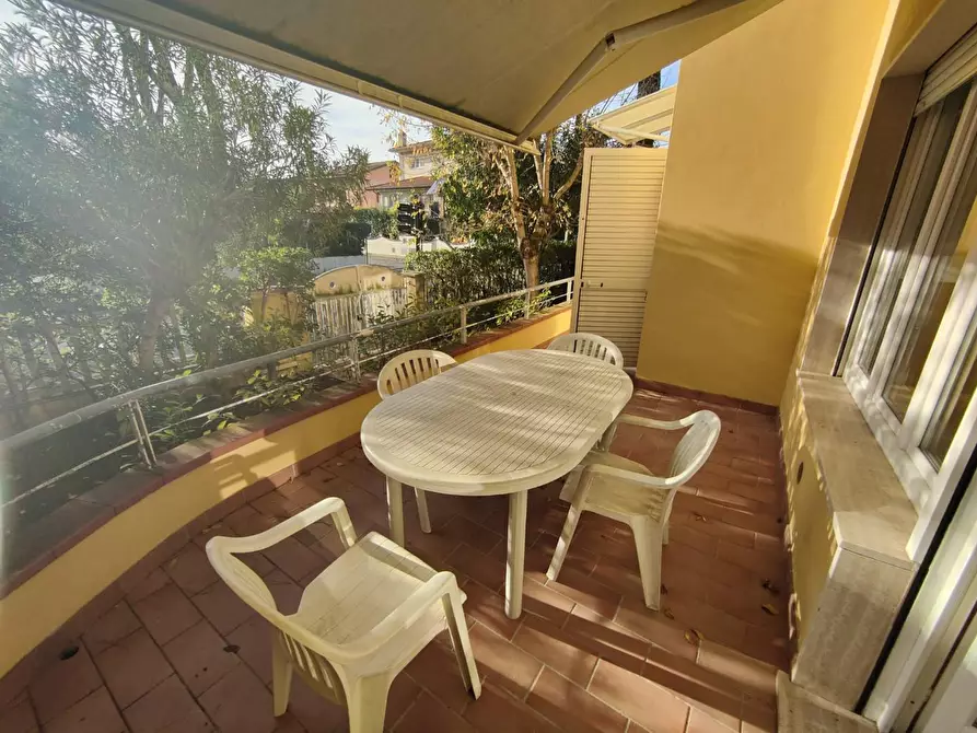 Immagine 27 di Casa trifamiliare in vendita  a Camaiore