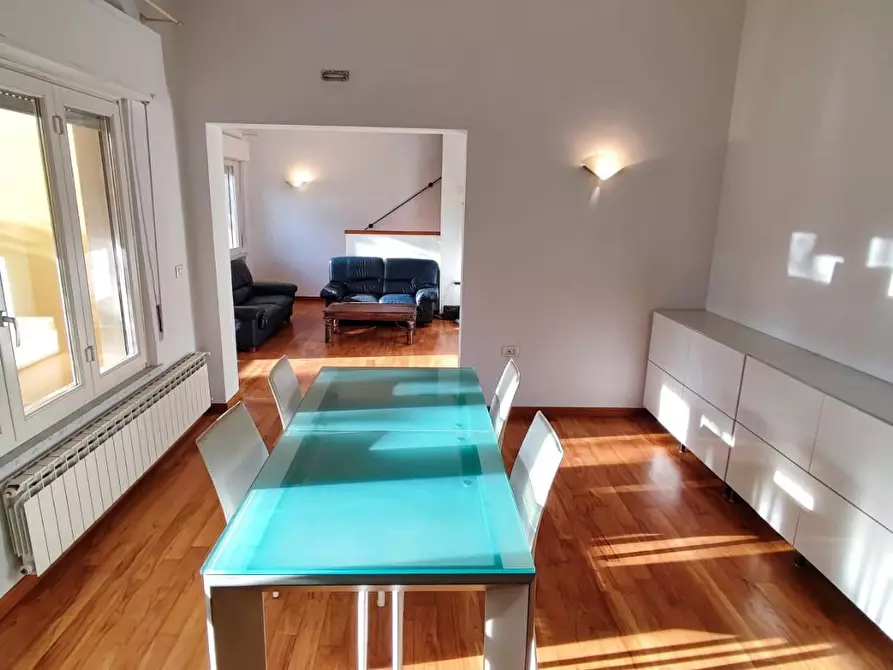 Immagine 3 di Casa trifamiliare in vendita  a Camaiore