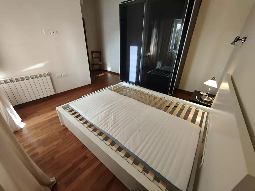 Immagine 17 di Casa trifamiliare in vendita  a Camaiore