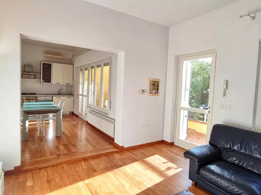 Immagine 8 di Casa trifamiliare in vendita  a Camaiore