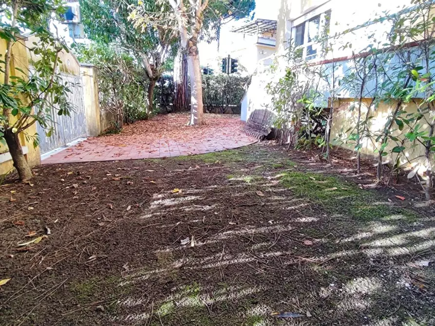 Immagine 35 di Casa trifamiliare in vendita  a Camaiore