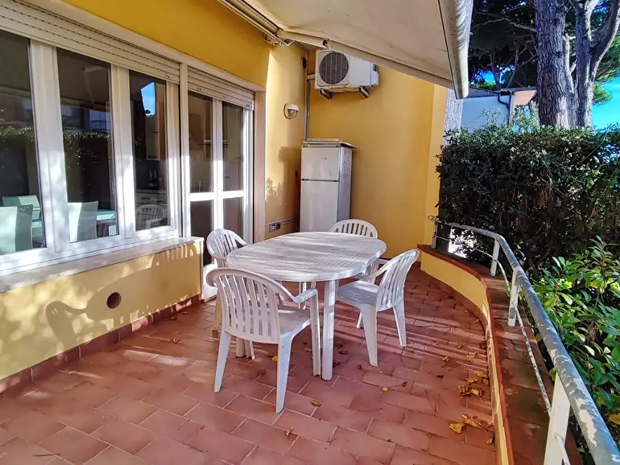 Immagine 28 di Casa trifamiliare in vendita  a Camaiore