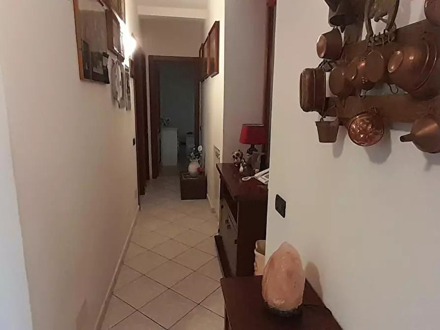 Immagine 4 di Appartamento in vendita  a Massa