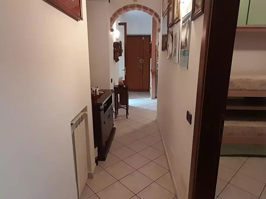 Immagine 5 di Appartamento in vendita  a Massa