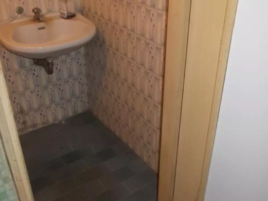 Immagine 7 di Laboratorio in vendita  a Milano