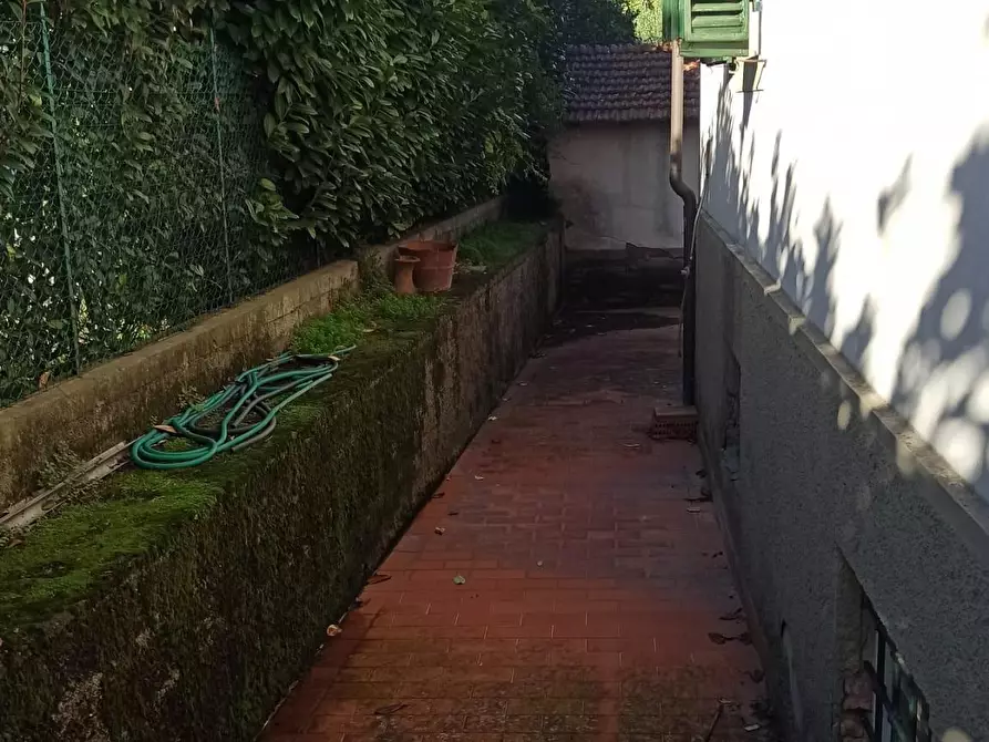 Immagine 31 di Villa in vendita  a Lucca