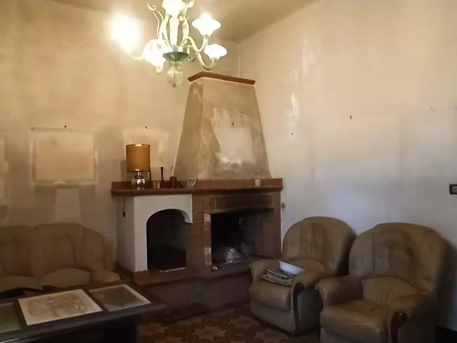 Immagine 7 di Villa in vendita  a Lucca