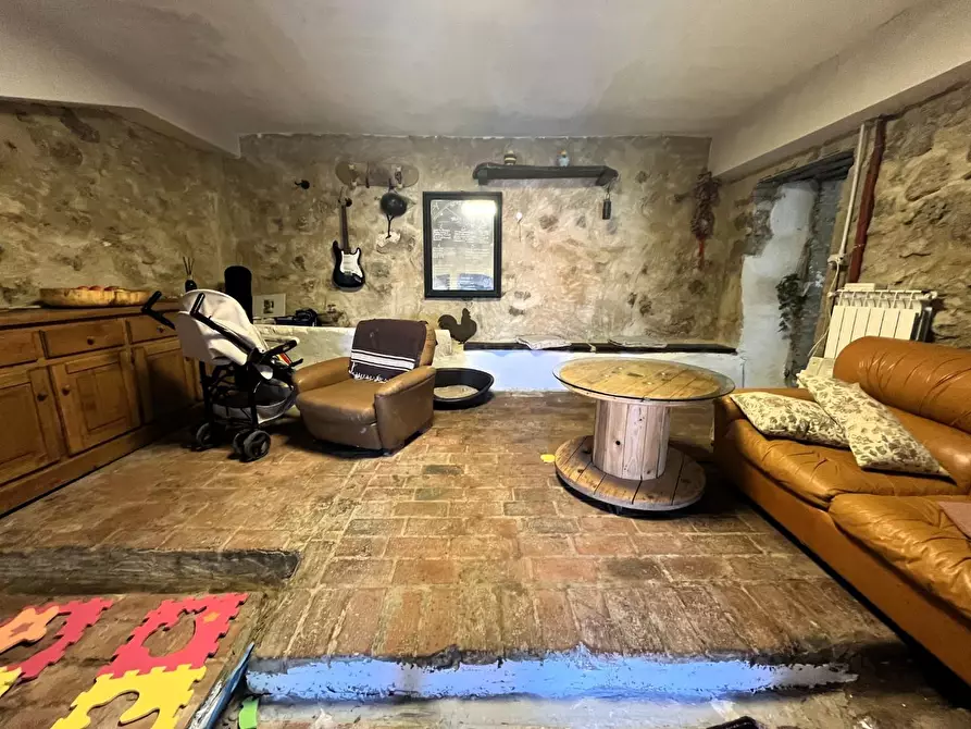 Immagine 10 di Porzione di casa in vendita  a Casole D'elsa