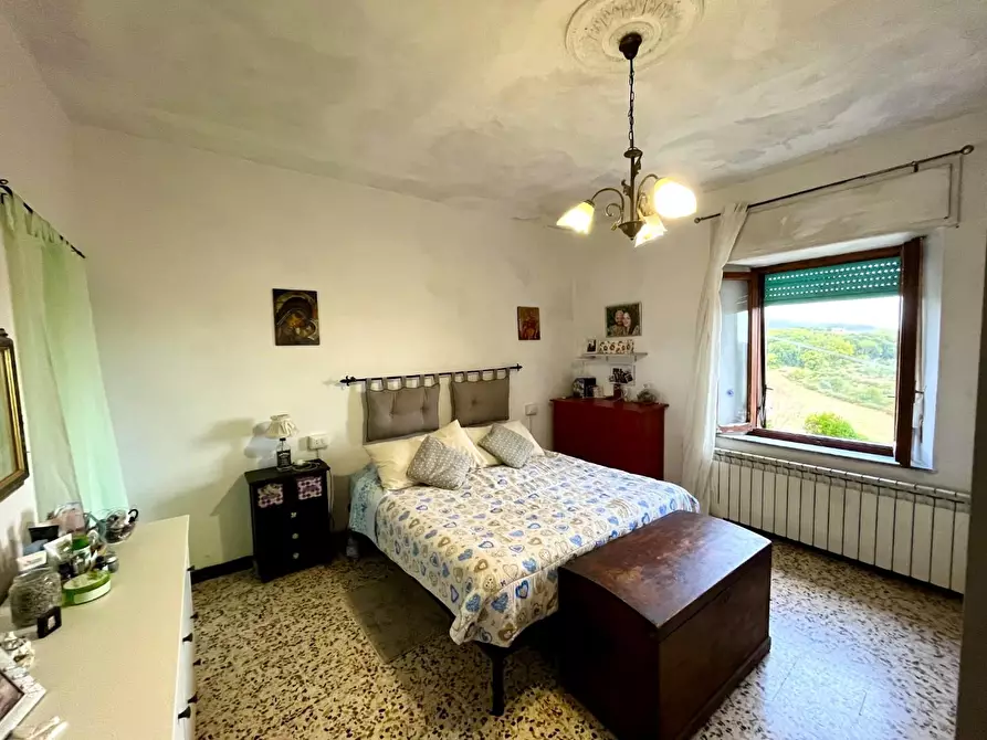 Immagine 11 di Porzione di casa in vendita  a Casole D'elsa