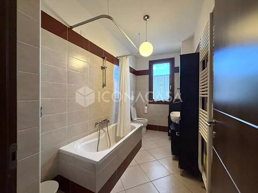 Immagine 23 di Appartamento in vendita  a Pontedera