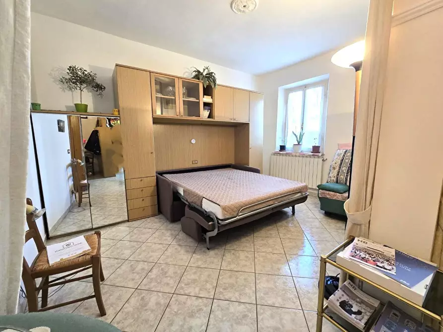 Immagine 15 di Appartamento in vendita  a Colle Di Val D'elsa