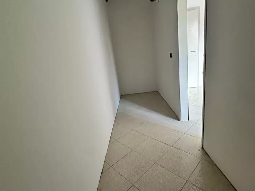 Immagine 9 di Appartamento in vendita  a Cecina