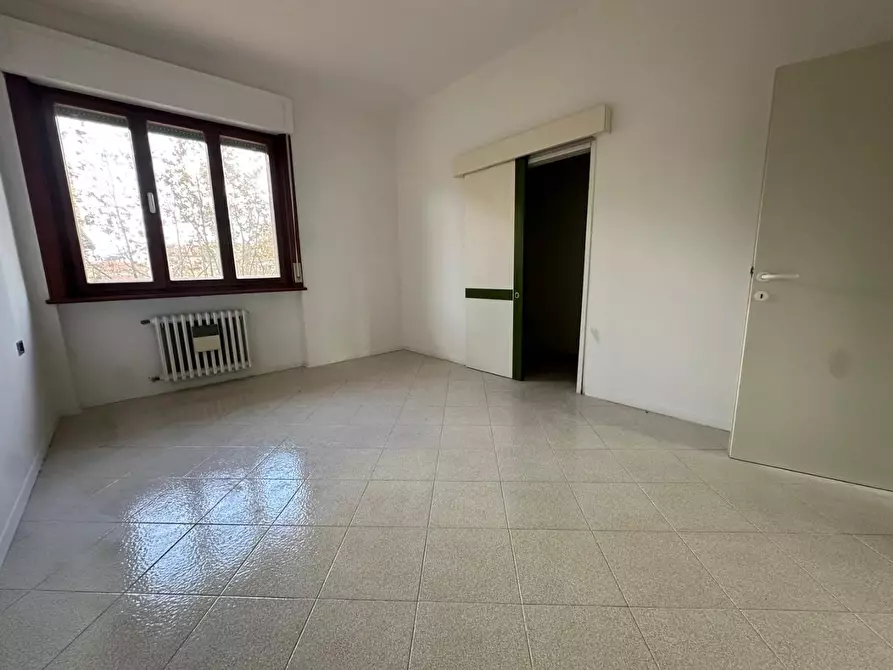 Immagine 10 di Appartamento in vendita  a Cecina