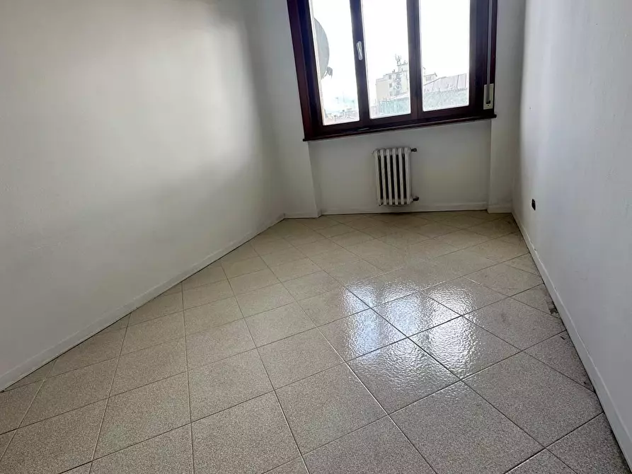 Immagine 18 di Appartamento in vendita  a Cecina