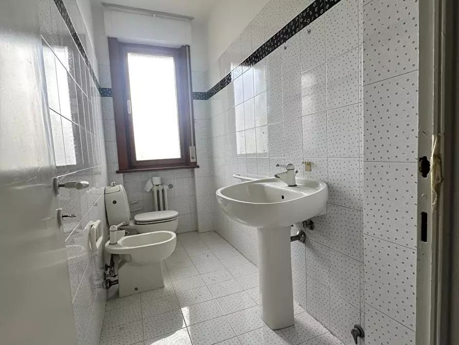 Immagine 15 di Appartamento in vendita  a Cecina