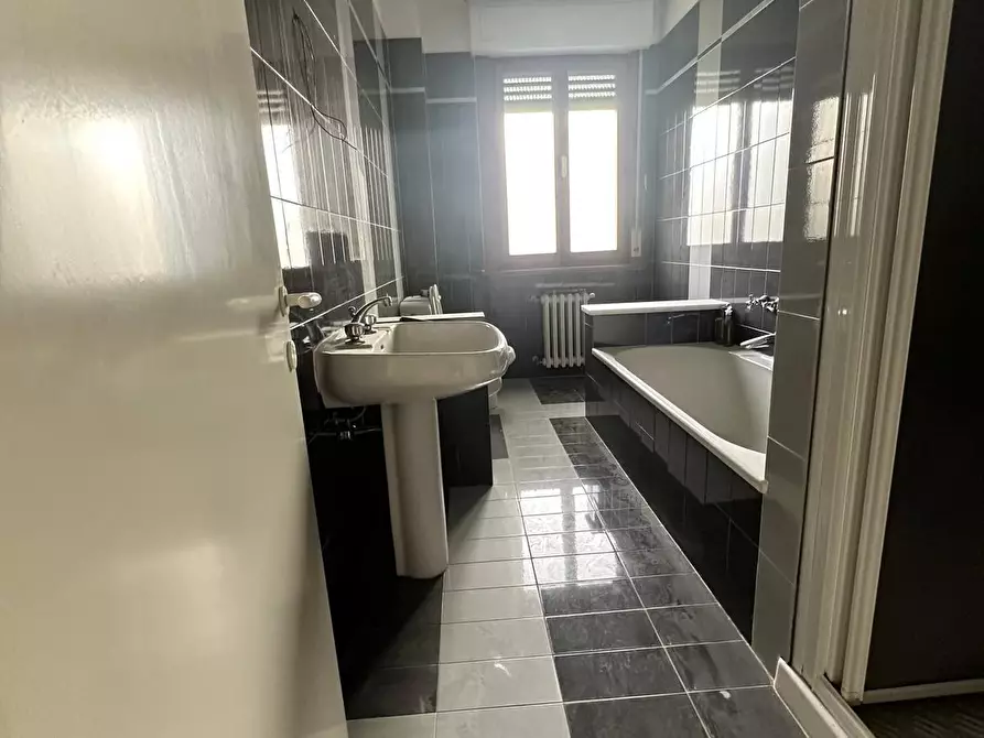 Immagine 8 di Appartamento in vendita  a Cecina