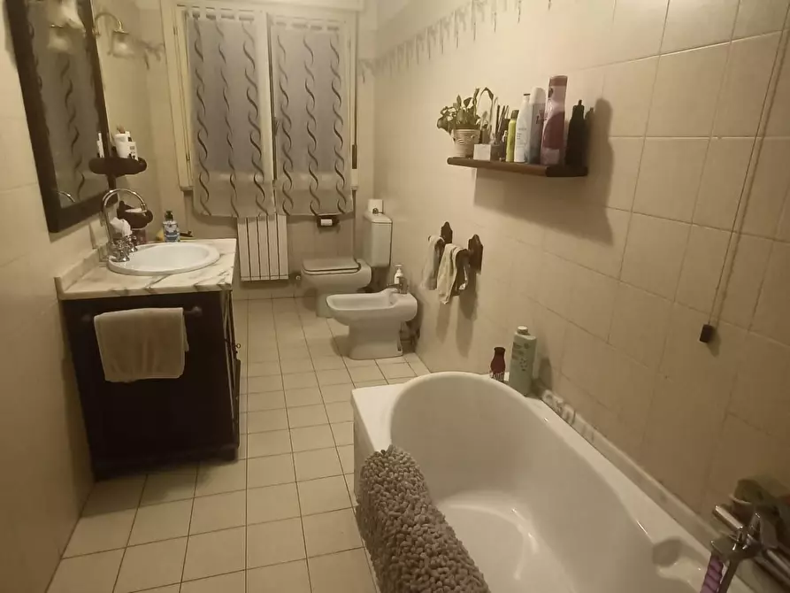 Immagine 17 di Appartamento in vendita  a Carrara