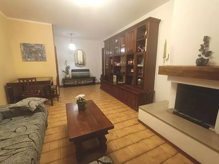 Immagine 4 di Appartamento in vendita  a Carrara