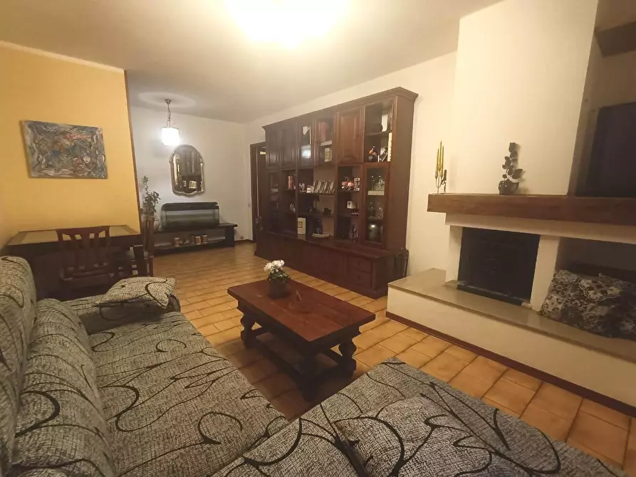 Immagine 2 di Appartamento in vendita  a Carrara