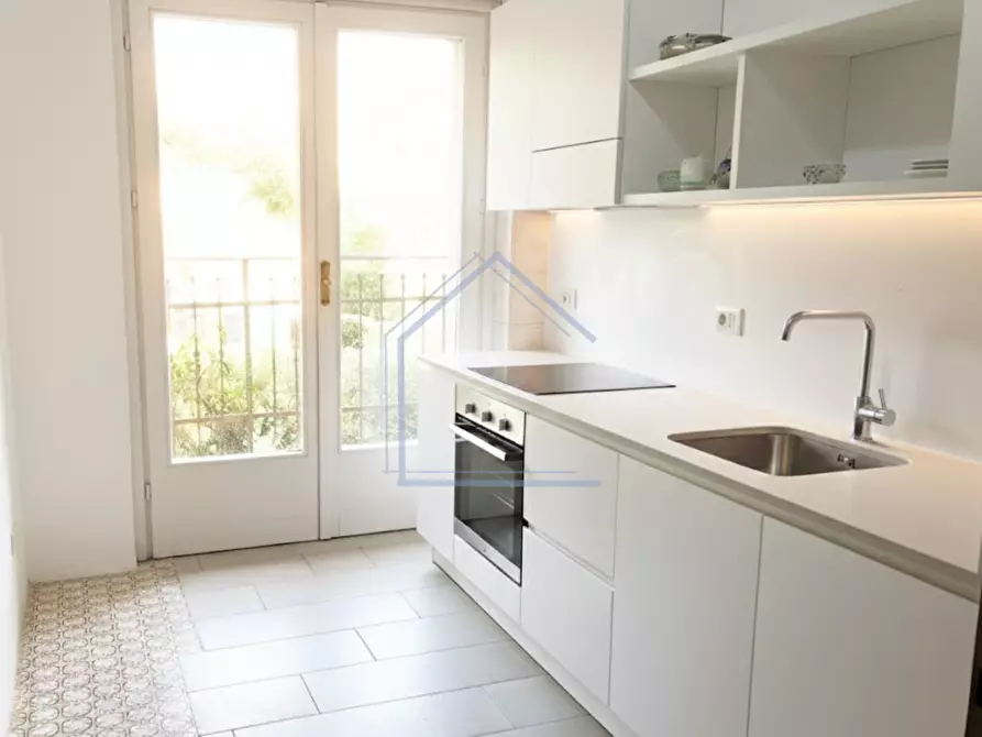 Immagine 3 di Appartamento in vendita  a Pietrasanta