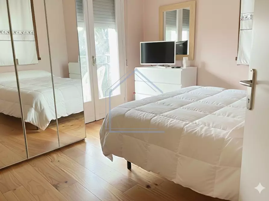 Immagine 7 di Appartamento in vendita  a Pietrasanta