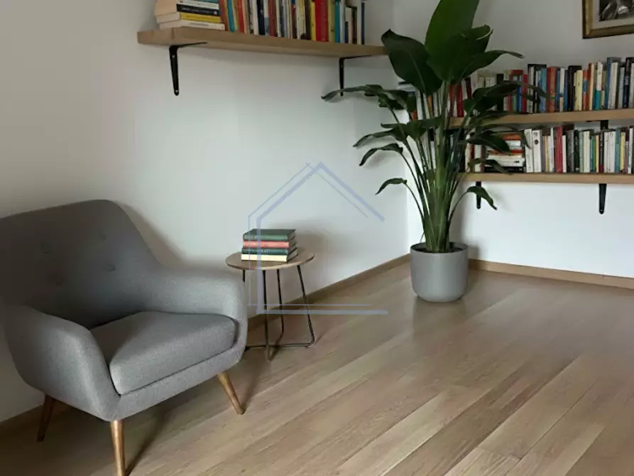 Immagine 11 di Appartamento in vendita  a Pietrasanta