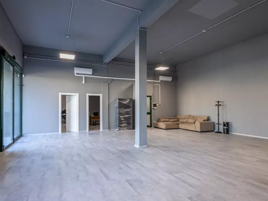 Immagine 23 di Capannone industriale in vendita  a Calcinaia