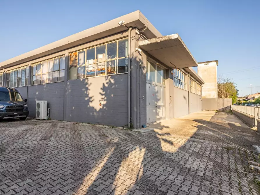 Immagine 54 di Capannone industriale in vendita  a Calcinaia