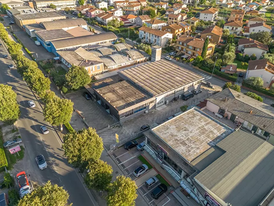 Immagine 41 di Capannone industriale in vendita  a Calcinaia
