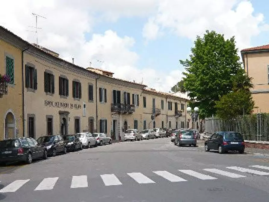 Immagine 3 di Locale commerciale in vendita  a San Giuliano Terme