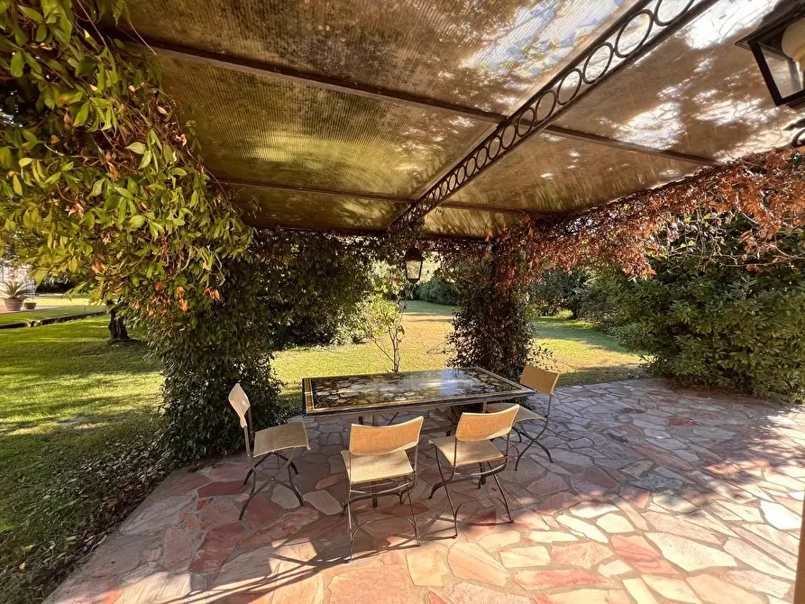 Immagine 31 di Rustico / casale in vendita  a Pietrasanta