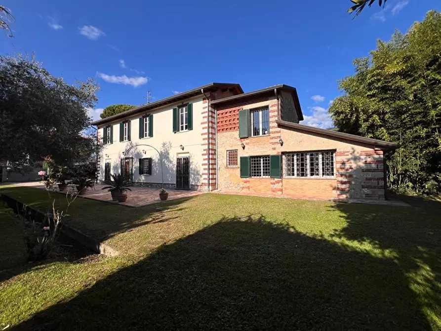 Immagine 1 di Rustico / casale in vendita  a Pietrasanta