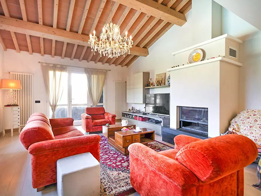 Immagine 19 di Villa in vendita  a Vicopisano