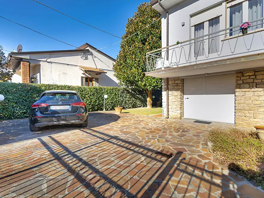 Immagine 4 di Villa in vendita  a Vicopisano