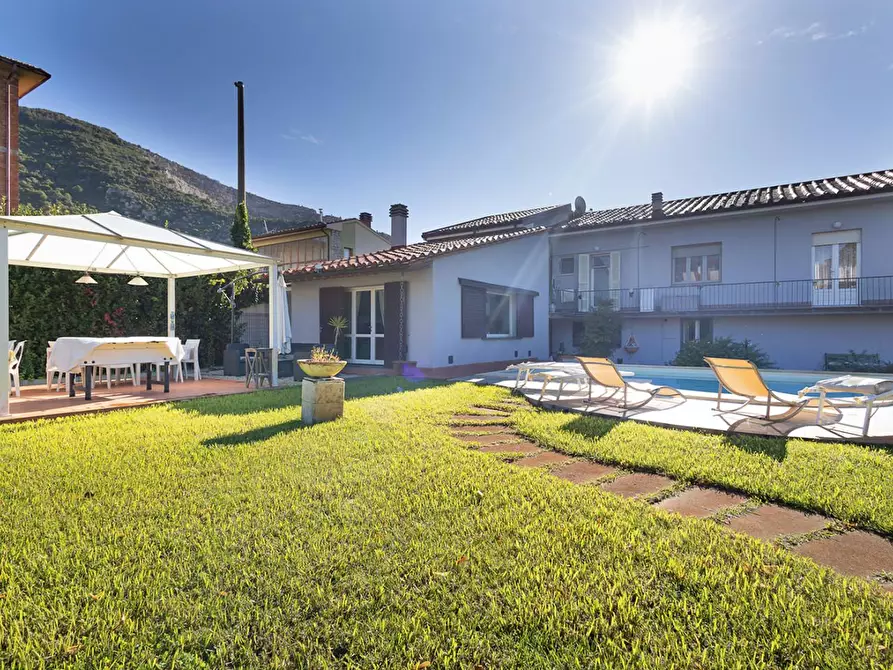 Immagine 23 di Villa in vendita  a Vicopisano