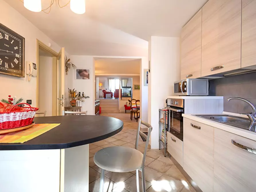 Immagine 17 di Villa in vendita  a Vicopisano