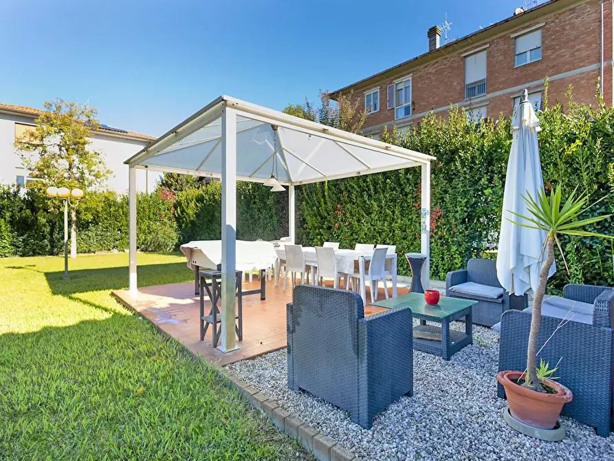 Immagine 24 di Villa in vendita  a Vicopisano