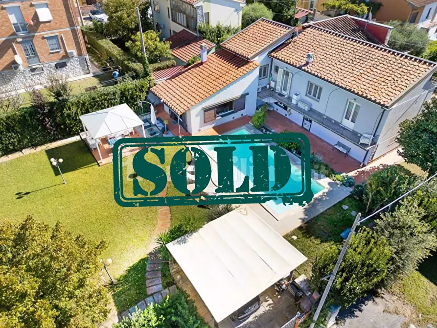 Immagine 32 di Villa in vendita  a Vicopisano