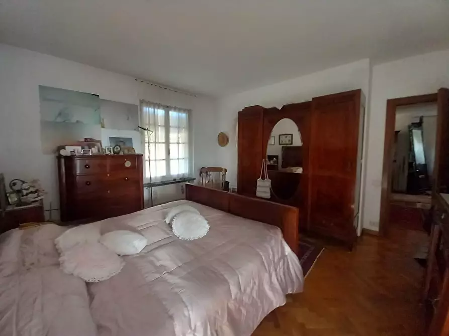 Immagine 8 di Casa quadrifamiliare in vendita  a Massa