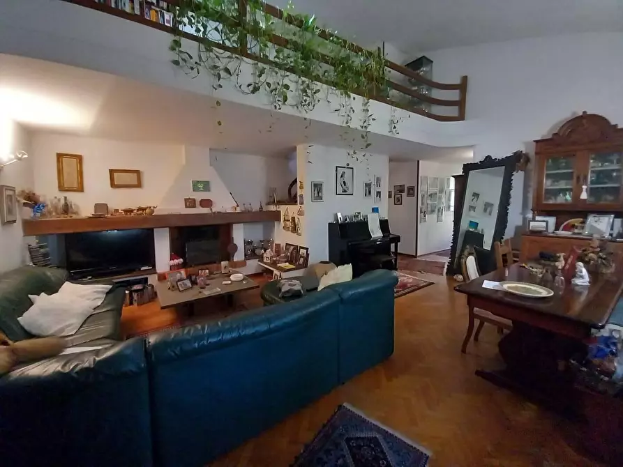 Immagine 1 di Casa quadrifamiliare in vendita  a Massa